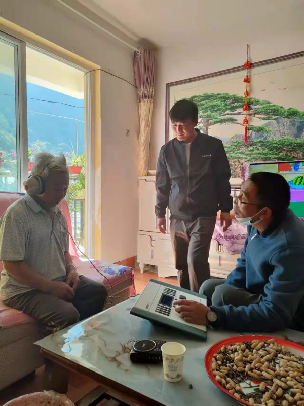 怒江州残疾人联合会携手声蓝医疗举办第23次全国“爱耳日”宣传教育暨“学雷锋日”活动