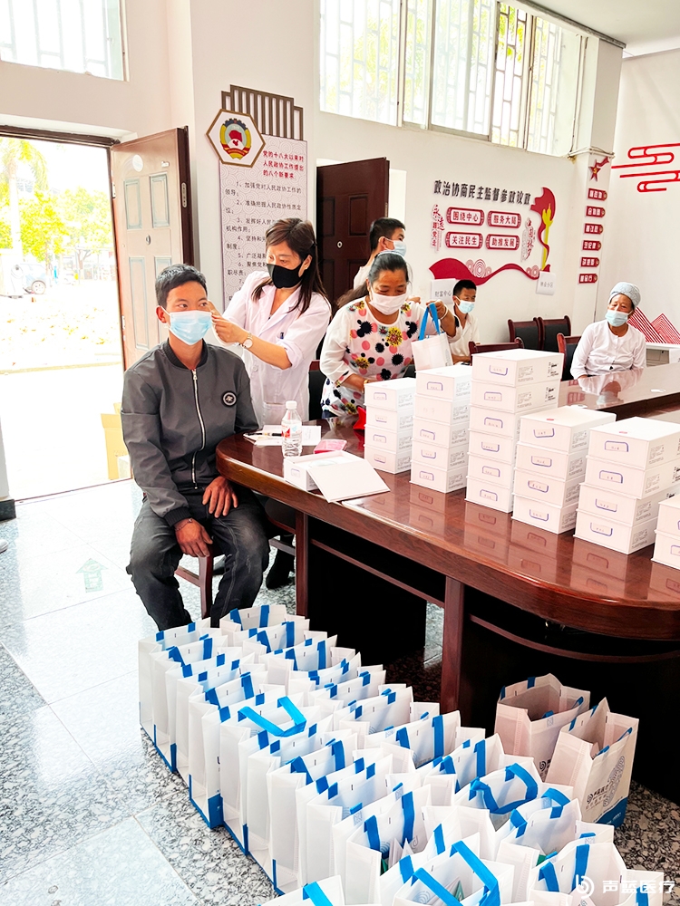 盈江县残联、梁河县残联携手声蓝医疗为听力障碍患者验配助听器